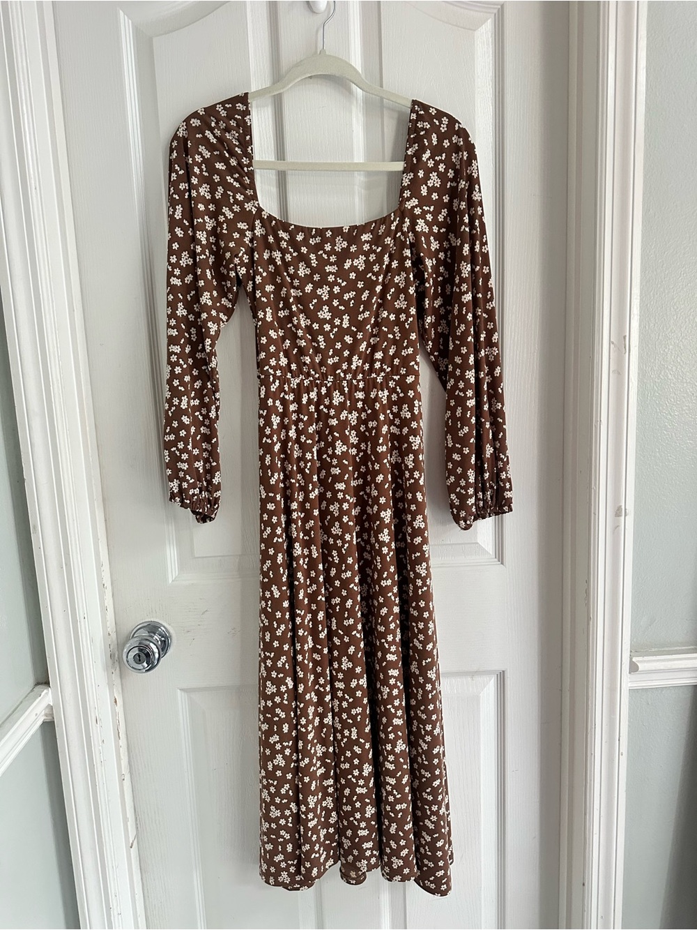 Carly Jean Los Angeles Mari Brown Floral Midi Dress